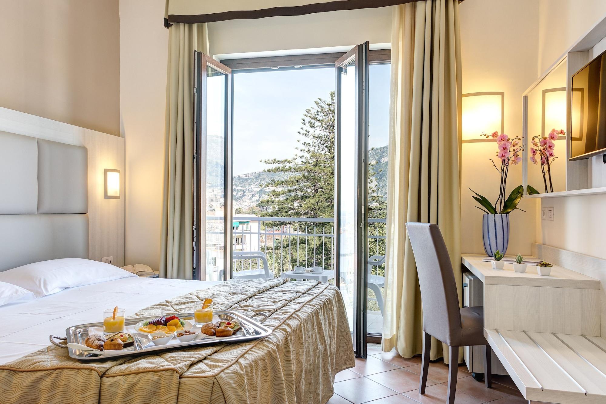 Hotel Caravel Sant’Agnello Kültér fotó